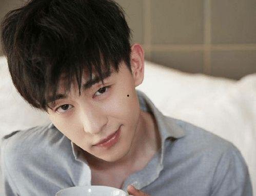 吃瓜娱乐黄明昊微博